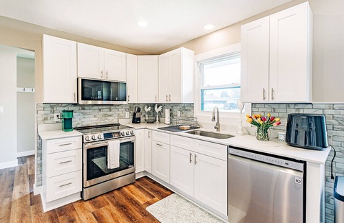 Richfield House | Scenic Pond View Getaway with Cozy 3-Season Porch