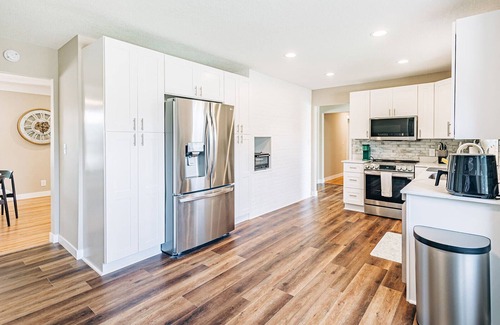 Richfield House | Scenic Pond View Getaway with Cozy 3-Season Porch