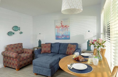 Indialantic Resort | Scenic Pool View Room: Your Romantic Getaway Spot | Free Parking