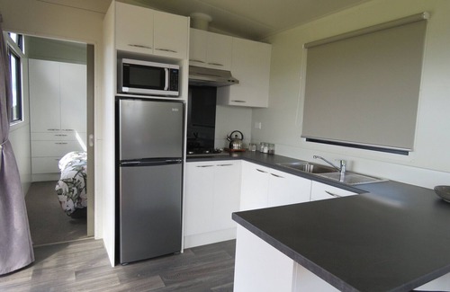 Cable Bay Cabin | Scenic Retreat