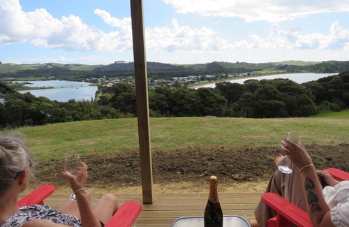 Cable Bay Cabin | Scenic Retreat