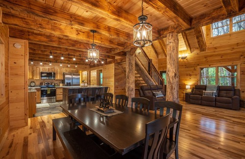 Logan Cabin | Scenic Ridge Lodge - Sleeps up to 16 - w/Hot Tub