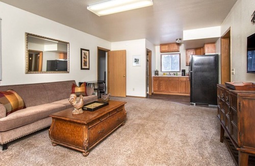 Rimrock Apartment | *Scenic Rimrock Escape*Great Views*Lakes Nearby*