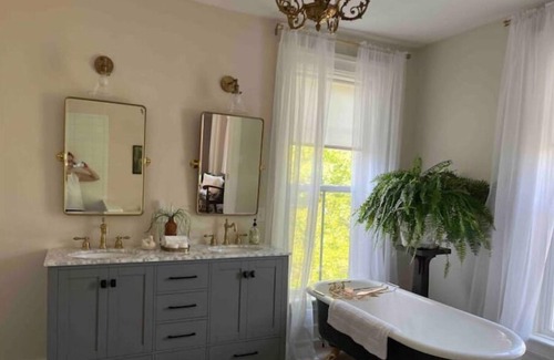 Fergus Falls House | Scenic River Views / Screened Porch / Restorative Getaway
