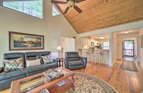 Sapphire Apartment | Scenic Sapphire Condo with Deck and Gas Grill!