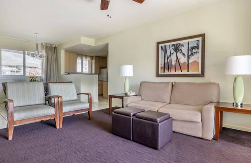 Poipu Hotel | Scenic Stay by Poipu Beach + Free Parking and Outdoor Pool + Kitchen