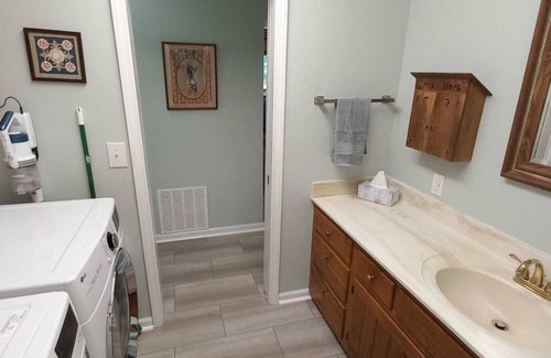 Paris Other | Scenic Stillwater Retreat in rural KY Horse Country, WiFi/AC, Fishing/Canoeing