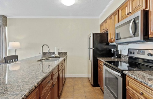 Rocky Point Hotel | Scenic Tampa Escape! Balcony w/Bay View, Outdoor Pool & Free Parking!