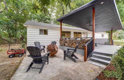 Tulsa Cabin | Scenic Tulsa Getaway w/Deck + Fire Pit
