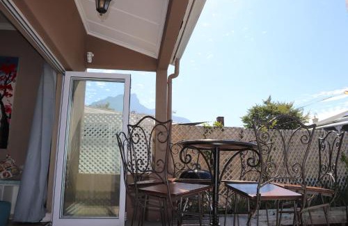 Claremont House | Scenic two bedroom house with splash pool
