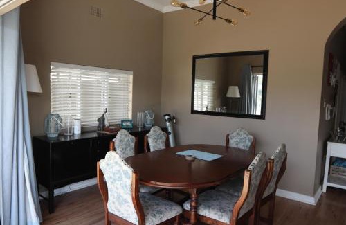 Claremont House | Scenic two bedroom house with splash pool