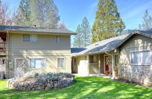 Oakhurst Cabin | Scenic Wonders Lazy Bear Lodge 4 Bedroom