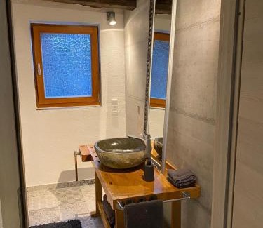 Mainz-Bingen Apartment | Schöne Ferienwohnung Gewölbekeller Fachwerkhaus