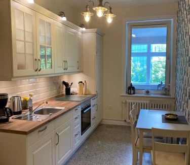 Mitte Apartment | Schöne Ferienwohnung in der City Königswohnung Jun