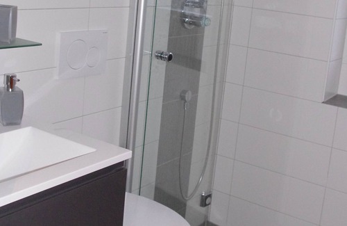 Brandenberg-Fahl Condo | Schöne, Gemütliche und Komfortable Ferienwohnung am Waldrand , Bikers Welcome !!