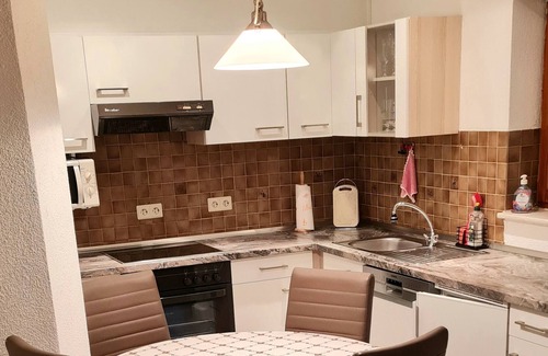 Brandenberg-Fahl Condo | Schöne, Gemütliche und Komfortable Ferienwohnung am Waldrand , Bikers Welcome !!