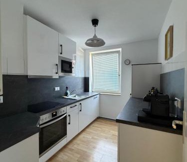 Bad Wilhelmshoehe Apartment | Schöne Wohnung gegenüber Bahnhof