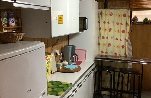 Kray House | Schönes Doppelbettzimmer im Untergeschoss inkl Parkplatz nach Verfügbarkeit