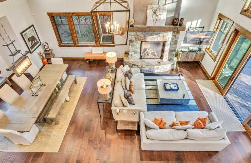 Truckee House | Schaffers Mill Escape Golf Views and Near Skiing