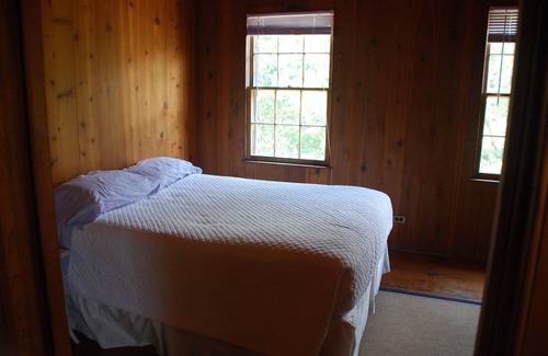 Beach Hampton Cottage | Scheffer Beach Cottage, 200 Yards from Private Beach