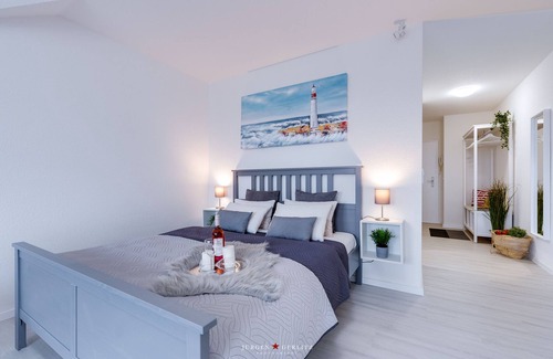 Schleswig Apartment | Schleiblick - shower, sofa bed, TV, WiFi, Schleiblick, parking space