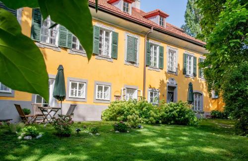 Laakirchen Apartment | Schloss Rauchenbichl