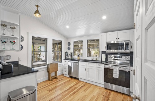 Atlantic Shores Cottage | Schmidt’s Creek Beach Cottage Top Level pets welcome