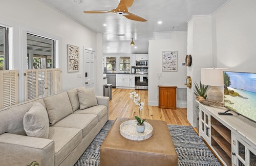 Atlantic Shores Cottage | Schmidt’s Creek Beach Cottage Top Level pets welcome