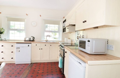 Builth Wells Cottage | SCHOOL HOUSE, pet friendly, with open fire in Builth Wells