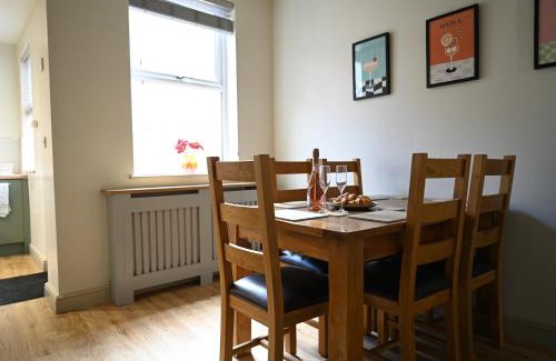 Sheffield House | School Road Cottage, Sheffield