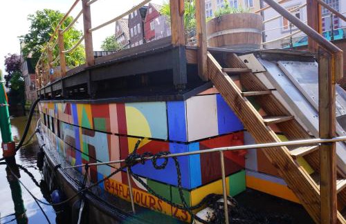 Stade Boat Rental | Schute "Kunstkudder" im Hansehafen