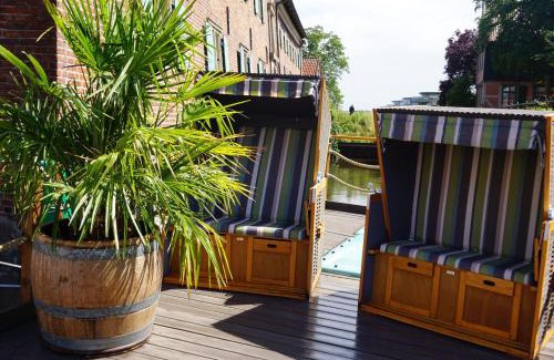 Stade Boat Rental | Schute "Kunstkudder" im Hansehafen