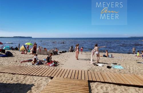 Zierow House | Schwarzes Holzferienhaus mit Sauna in Zierow - SONNENECK - 500m zum Ostsee-Strand, 4 - 6 Personen