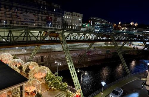 Elberfeld-Mitte Apartment | Schwebebahn View Apartment