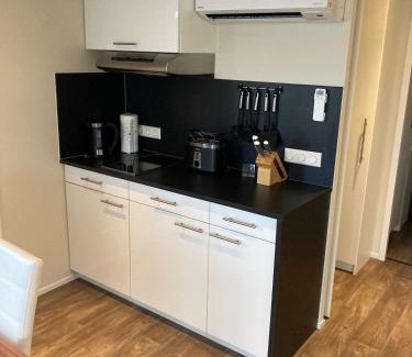 Oberhavel House | Schwimmende Ferienwohnung, Hausboot Urlaub als Festlieger am Steg
