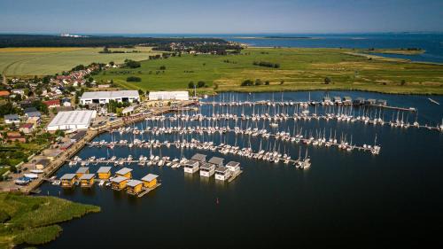 Kroeslin Resort | Schwimmende Häuser im BALTIC SEA RESORT