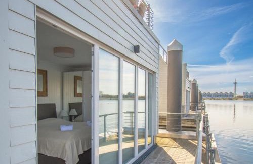 Olpenitz Boat Rental | Schwimmendes Haus - An Bord Zwei