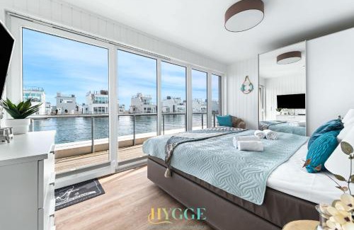 Olpenitz Boat Rental | Schwimmendes Haus - An Bord 1