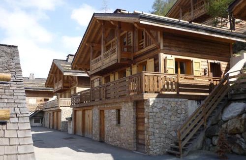 Isola Ski Chalet | SCI Chalet Dempure