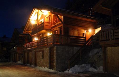 Isola Ski Chalet | SCI Chalet Dempure