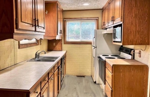 Maryland House | Score The perfect Summer Winter getaway: Lakeside retreat for your winning team