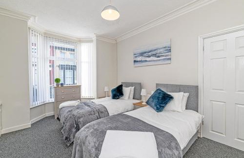 Bootle House | Scott House - Air Host & Stay - Parking - Contractor friendly