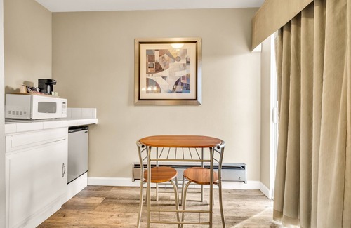 North Fremont Street Hotel | Scottish Fairway Inn