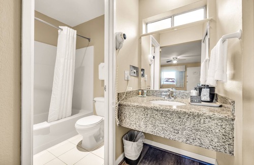 North Fremont Street Hotel | Scottish Fairway Inn