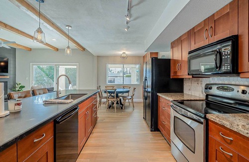 Raskin Estates House | Scottsdale Adobe Home w/Backyard Oasis!