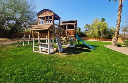 North Scottsdale House | Scottsdale Clubhouse - For 10