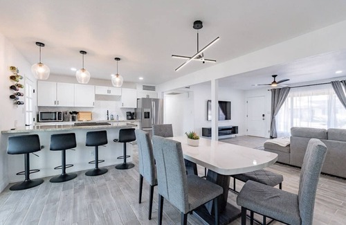 Cox Heights House | Scottsdale Lux Oasis, Pool Hot Tub Sleeps 12!