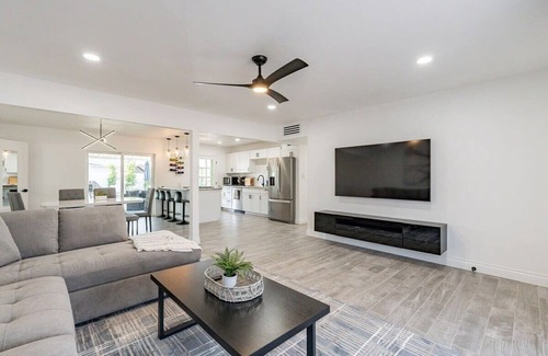Cox Heights House | Scottsdale Lux Oasis, Pool Hot Tub Sleeps 12!