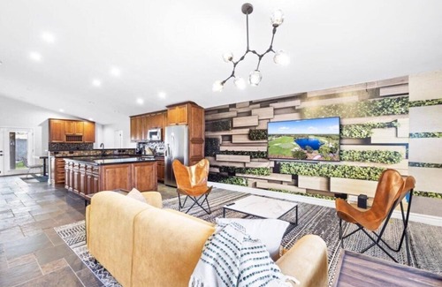 Scottsdale Vista House | Scottsdale Private Heated Pool Golf by HomeSlice