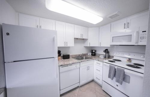 South Scottsdale Apartment | Scottsdale's premium short term getaway, Fully furnished 1 bedroom homes, FREE Golf, cable, utilities, Wi-Fi, parking, pool, and bike trails- Unit 112 apts
